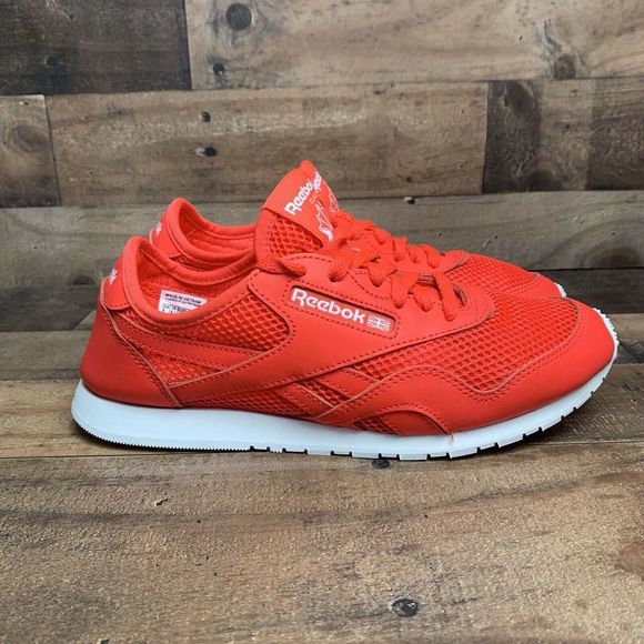 Reebok Shoes - Reebok Classic Women’s Size 9 Nylon Training Shoes